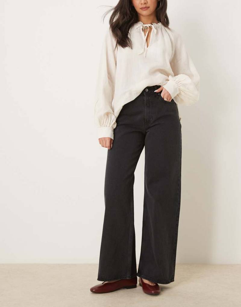 Abercrombie & Fitch - Weit geschnittene Jeans in Schwarz mit hohem Bund von Abercrombie & Fitch