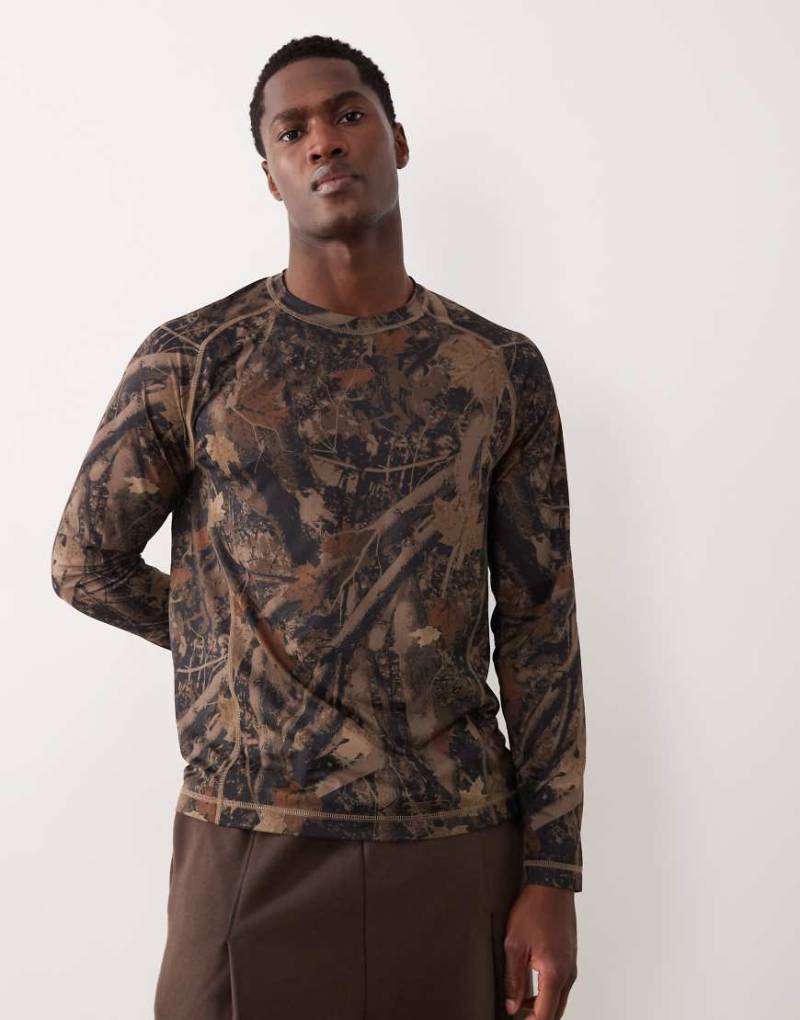 Abercrombie & Fitch - YPB - Langärmliges Workout-Oberteil mit Military-Muster-Bunt von Abercrombie & Fitch