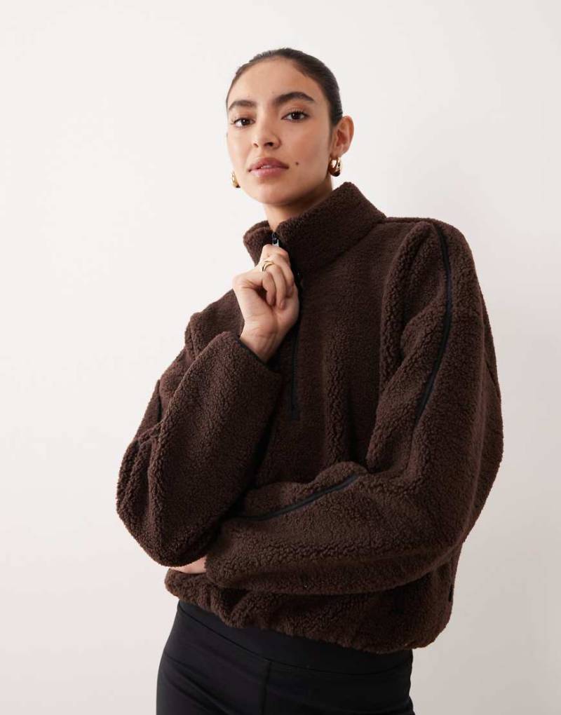 Abercrombie & Fitch - YPB - Teddyfleece-Oberteil in Braun mit hohem Kragen und kurzem Reißverschluss-Brown von Abercrombie & Fitch