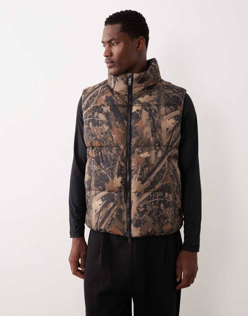 Abercrombie & Fitch - YPB - Weste mit Military-Muster und hohem Kragen-Bunt von Abercrombie & Fitch