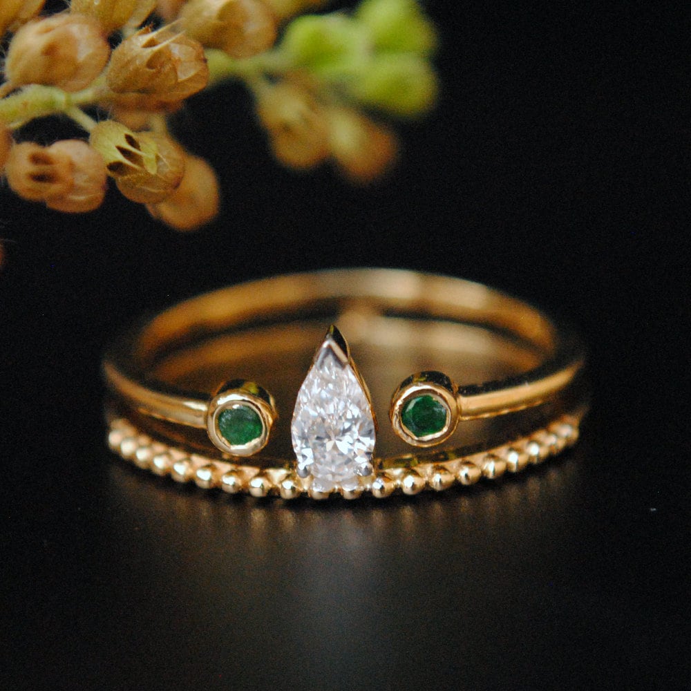 Alternatives Hochzeit Ring Set, 14K Gelbgold Birne Diamant Und Smaragd Braut Verlobungs Natürlicher Offener Band Set Alternatives Hochzeit Ring Set, 14K Gelbgold Birne Diamant Und Smaragd Braut Verlobungs Natürlicher Offener Band Set von AbhikaJewels