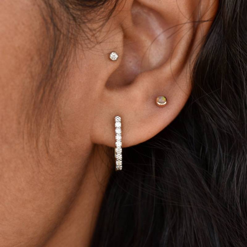 Echter Diamant Huggie Wrap Ohrring, 2 Mm Breiter U-Förmiger Clicker Hoop Aus 14 Karat Massivgold, Lobe Conch Custom Paid von AbhikaJewels