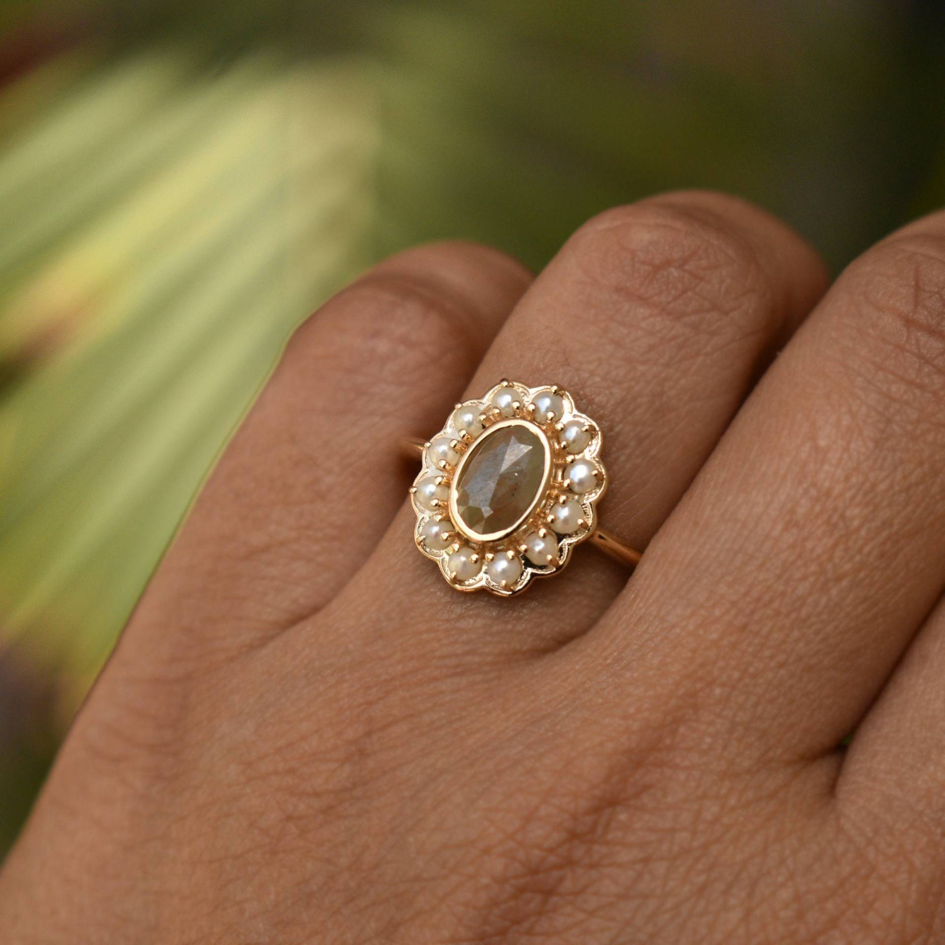 Oval Braun Diamant Ring Mit Perle Halo, 14K Gelbgold Verlobungsring, Süßwasser Brautring, Juni Birthstone Vorschlag von AbhikaJewels