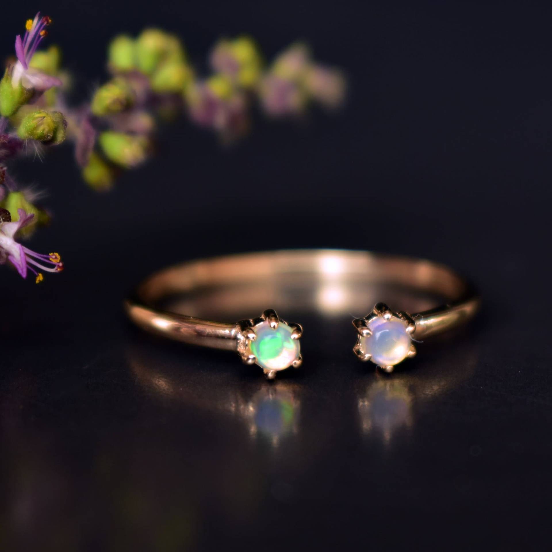 Zwei Opal Offener Ring Aus 14K Massivgold, 2 Edelstein Stack Versprechensring von AbhikaJewels