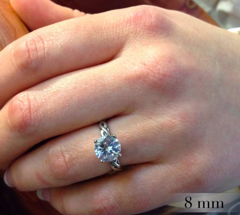 Weiß Saphir-Ring in Sterlingsilber, Verdreht Muster Ring, Verlobungsring, Ehering, April Birthstone von AbishJewelryWorks