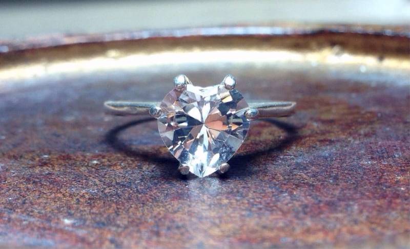 Weißer Saphir Herzen Und Silberring, Valentines Geschenk, Verlobungsring, Ehering Set, April Birthstone, Promise Ring von AbishJewelryWorks