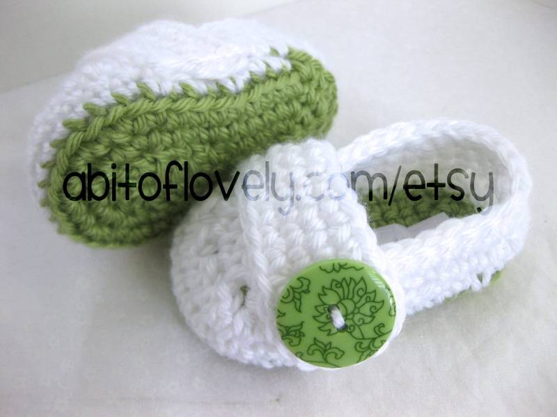 Ostern Baby Mädchen Oder Jungen Säugling Schuhe/Hausschuhe Booties - Green & Weiß Größe Ihrer Wahl | Neugeborenen 12 Monate Foto-Prop Kinder von AbitofLovely