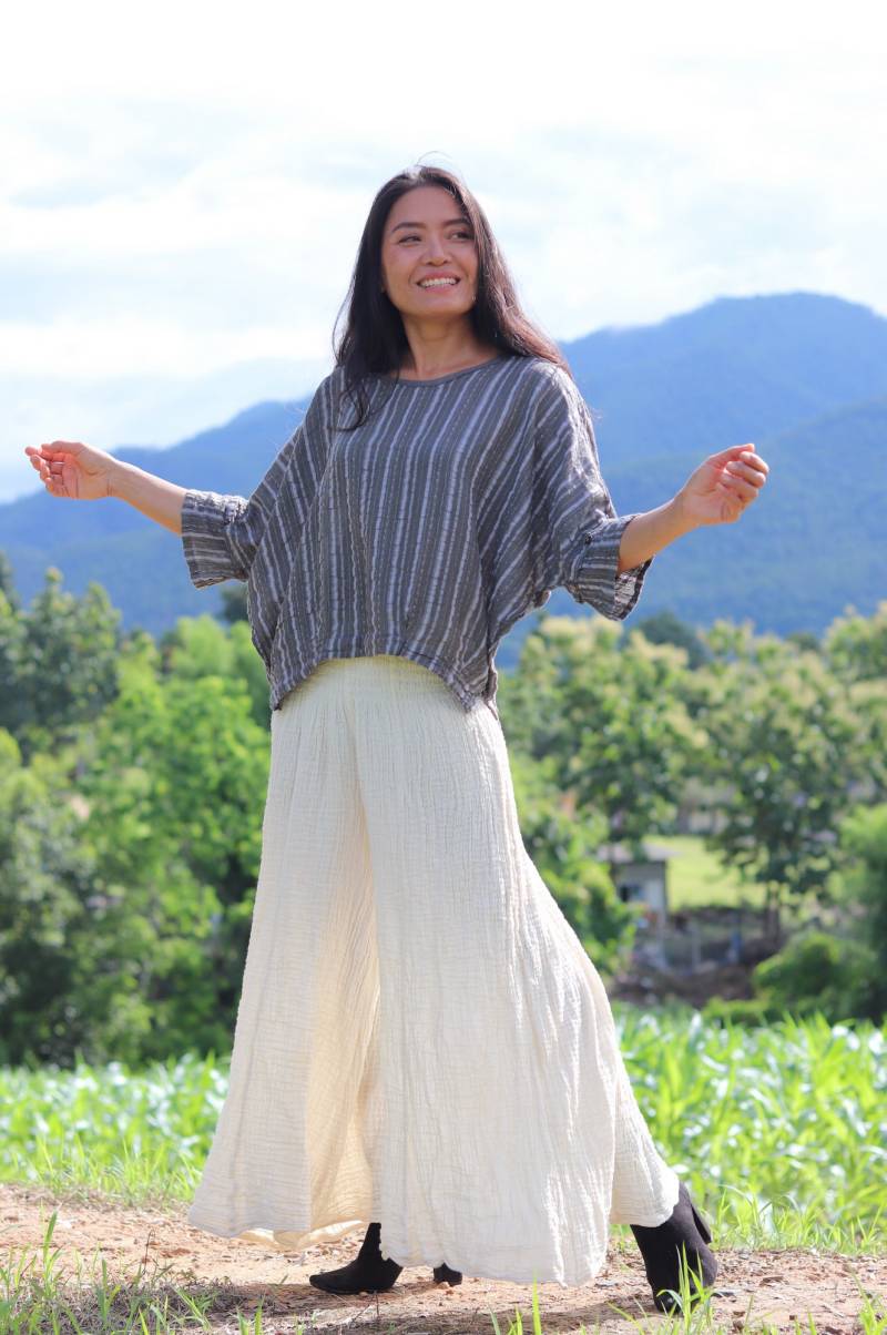 Bluse/Sommerbluse Sommertop Boho Top /Minimalist Shirt/ Kurze /Trapez Leichte Baumwollbluse/ Farbe Grau Bluse/Sommerbluse Sommertop Boho Top /Minimalist Shirt/ Kurze /Trapez Leichte Baumwollbluse/ Farbe Grau von Ablaa