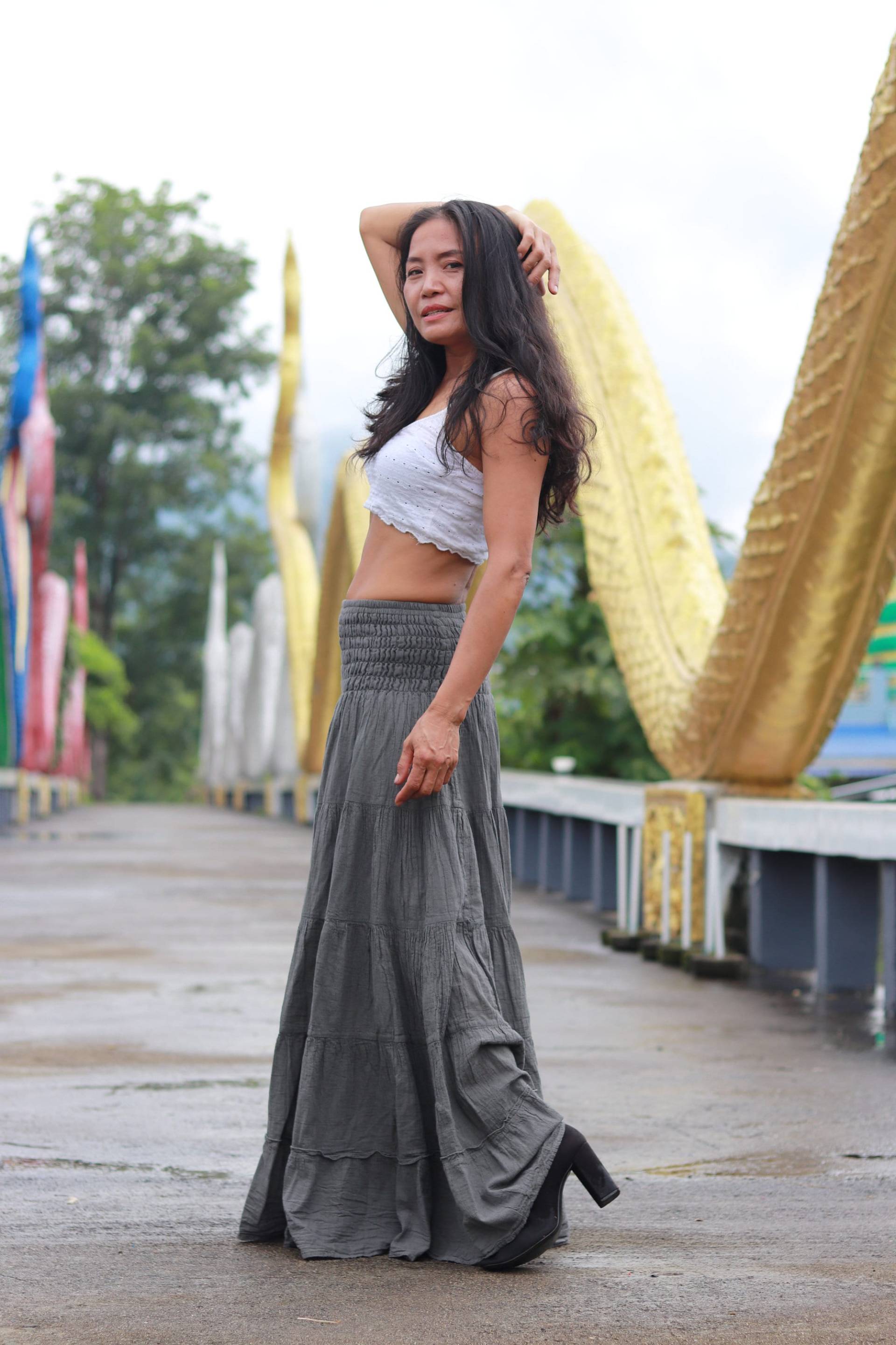 Boho Rock/Maxi Bauer Lang Farbe Dunkelgrau Weich Und Fließend Chic von Ablaa