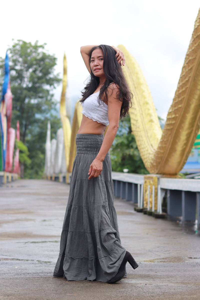 Boho Rock/Maxi Bauer Lang Farbe Dunkelgrau Weich Und Fließend Chic von Ablaa