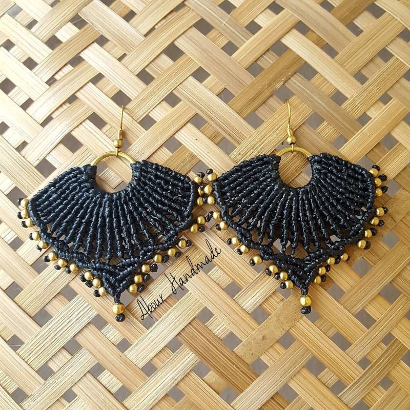 Schwarze Makramee Ohrringe Thai Handgemachter Boho Schmuck Schwarze Makramee Ohrringe Thai Handgemachter Boho Schmuck von AbourShop
