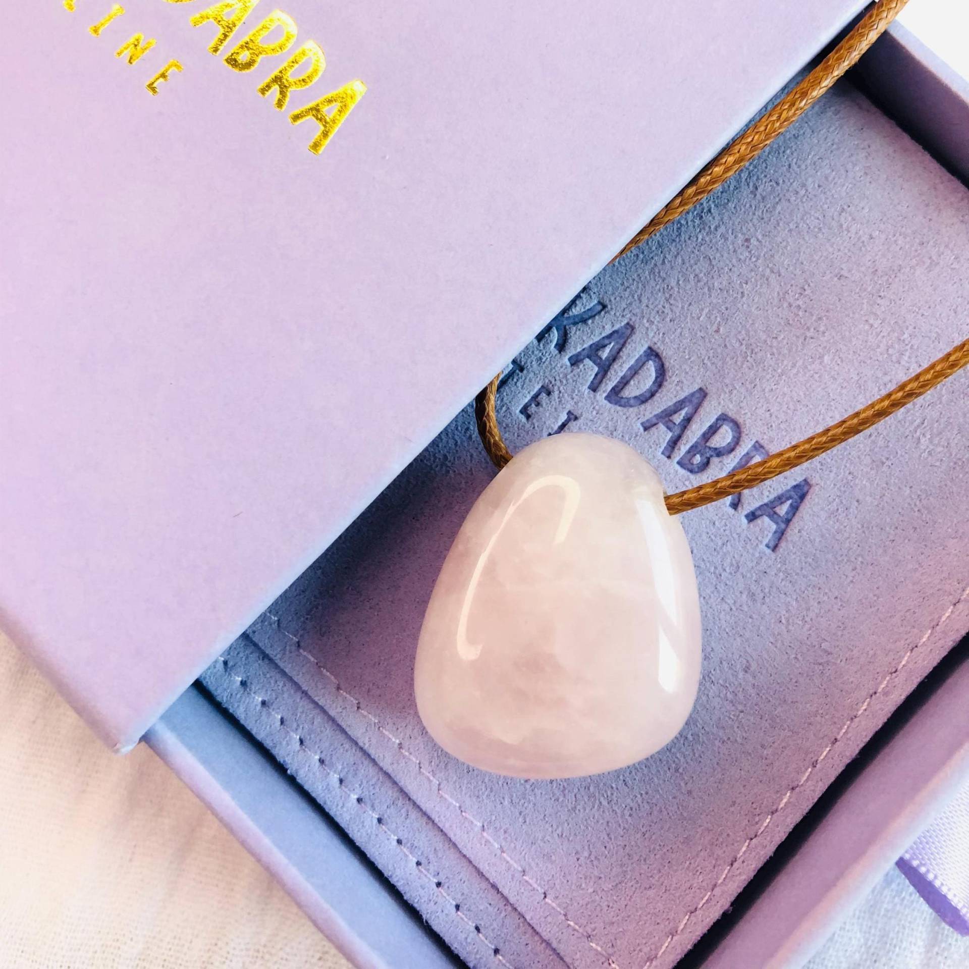 Edelstein Kette-Rosenquarz Anhänger-Muttertagsgeschenk-Geschenk Aufmunterung-Kristallkette-Geschenk Frau-Kindergeschenk von AbrakadabraSteineDE