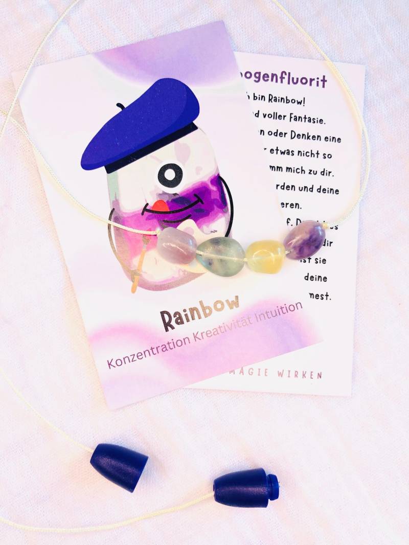 Personalisierte Edelstein Kugel Kette "Rainbow" - Edelsteinanhänger Regenbogenfluorit Schutzstein Kindergeschenk Mutmacher Für Kinder Personalisierte Edelstein Kugel Kette "Rainbow" - Edelsteinanhänger Regenbogenfluorit Schutzstein Kindergeschenk Mutmacher Für Kinder von AbrakadabraSteineDE