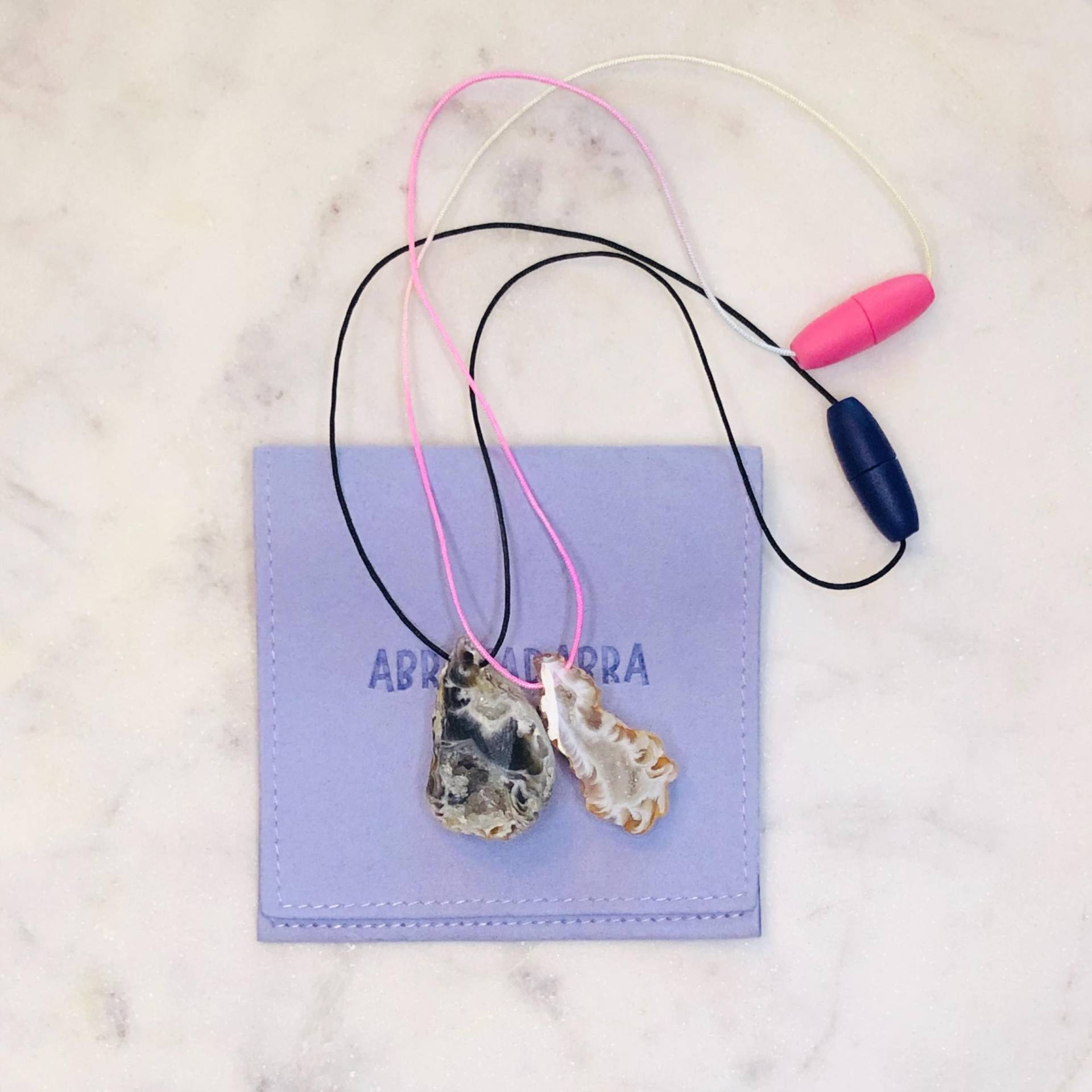 Personalisierte Geoden-Kette - Druse Geodenanhänger Kinderkette Personalisierter Kinderschmuck Geschenkidee Kinder Glücksbringer von AbrakadabraSteineDE