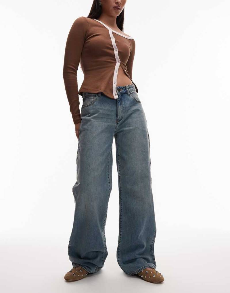 Abrand Jeans - 95 - Weite Jeans in verwaschenem Hellblau mit mittelhohem Bund von Abrand Jeans