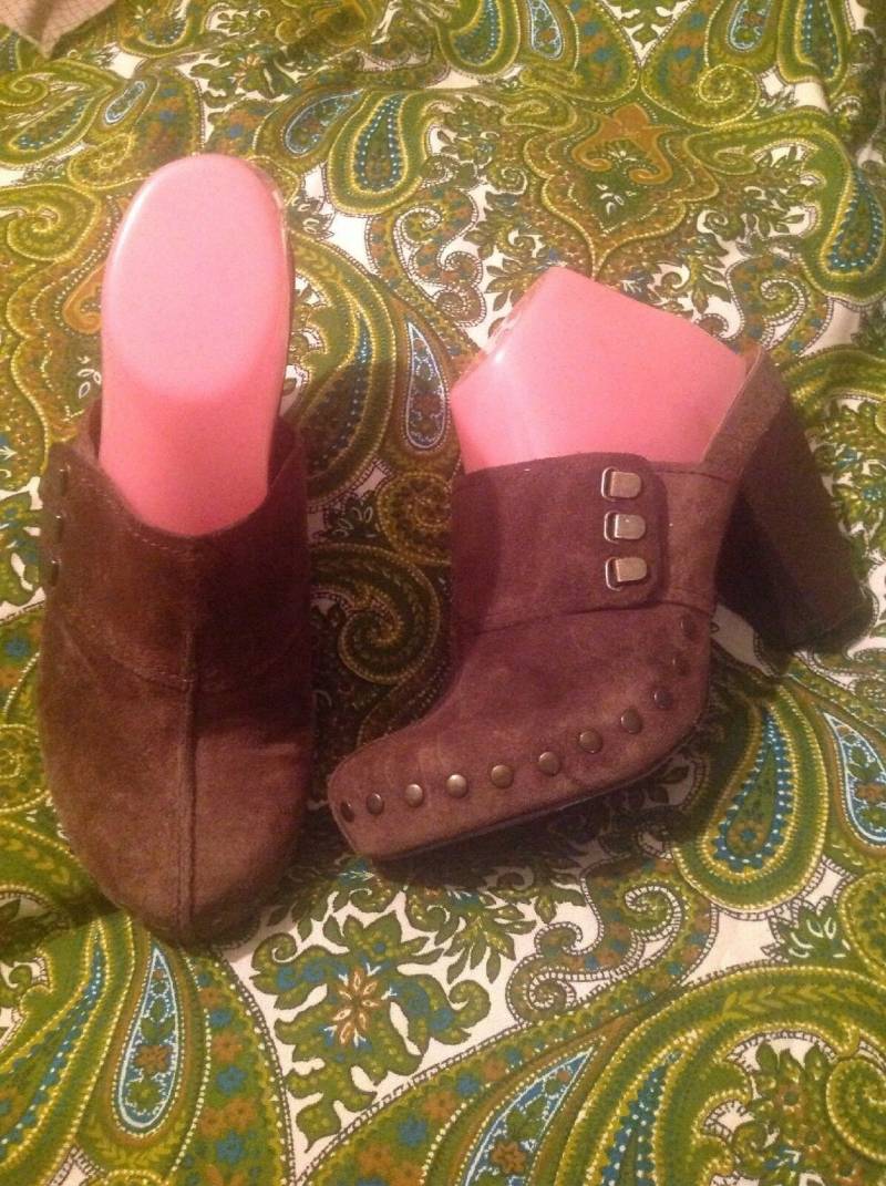 Nine West 9 Vintage Amerika Kollektion Braun Wildleder Mule Heels 8M Hot von AbsolutelyJLee