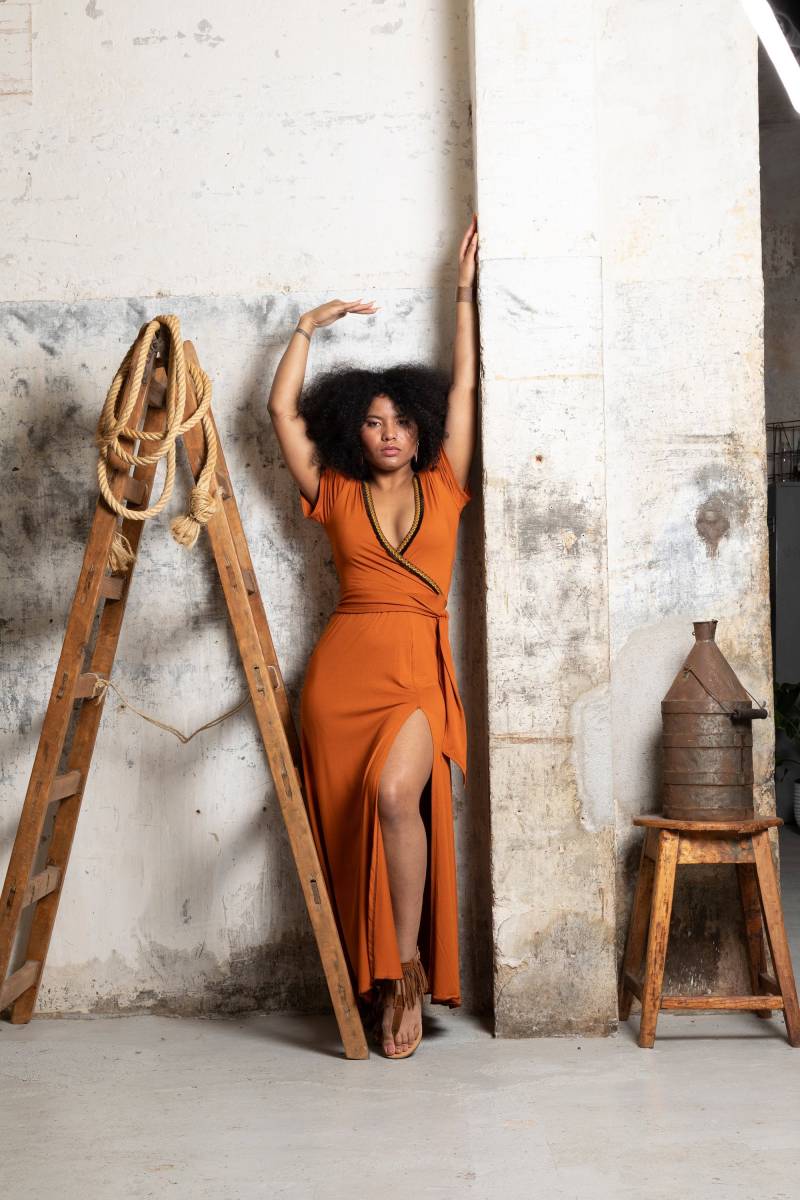 Wickelkleid Aus Bambus-Boho Wickel-Maxikleid Im Bohemian-stil Für Göttinnen Bio-Brautjungfernkleid Maxikleid Boho-stil Nachhaltige Kleidung von AbstractikaCrafts