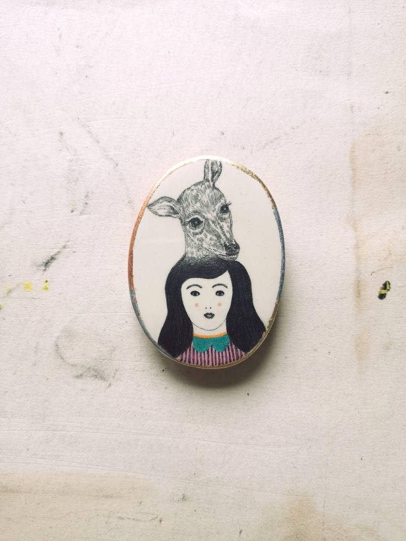 Hirsch Clay Brosche Ovales Tier, Anstecker, Bleistiftzeichnung von AbundanceOfTheSoul