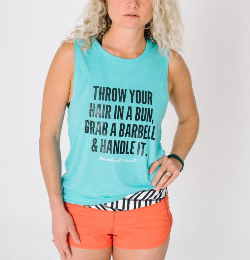 Bun Langhantel Griff Es Muskel Tank - Frauen Workout Lift Wie Ein Mädchen von AbundantHeartApparel