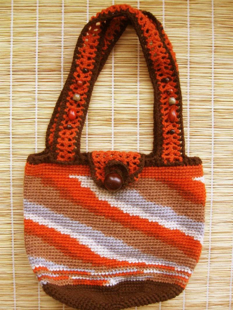 Gestreifte Handtasche Mit Perlen Gestreifte Handtasche Mit Perlen von Abundanza