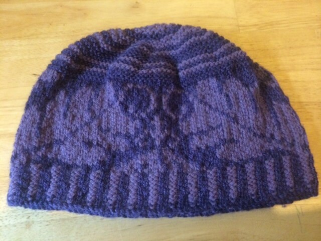Schöne Hand Gestrickte Mütze Im Beanie-stil - Gobelin Design Schöne Hand Gestrickte Mütze Im Beanie-stil - Gobelin Design von AcaciajayeCrafts