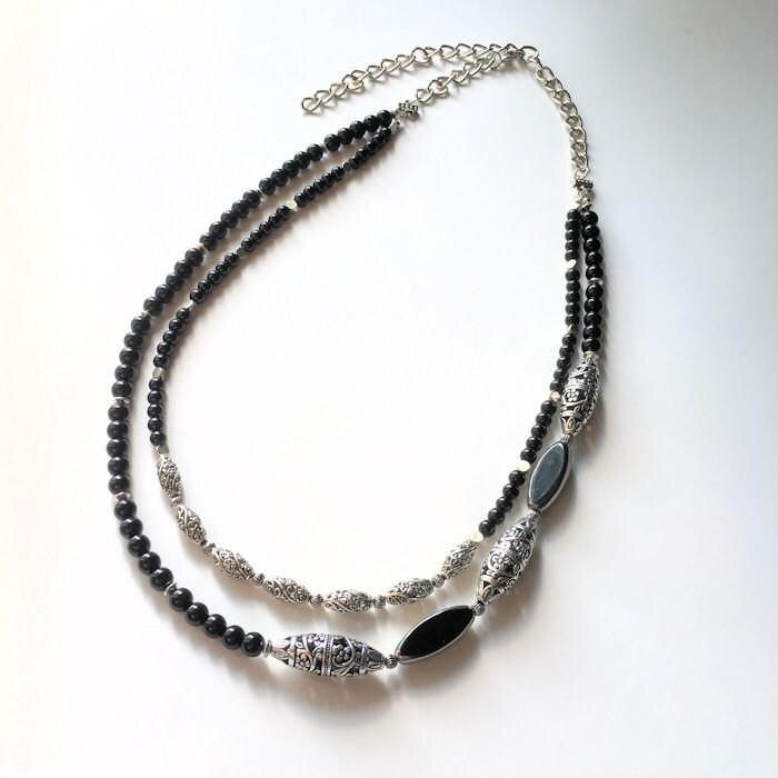 Layered Schwarze Perlenkette, Klobige Halskette, Geschichtete Verstellbare Handgemachte Lange Modeschmuck von AccentsByCat
