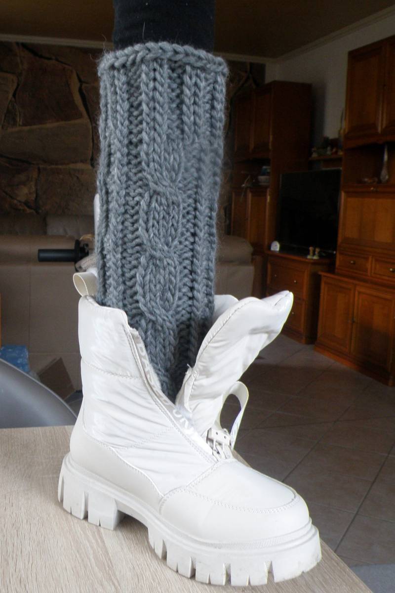 Beinstulpen Handgestrickt/Armstulpen Merino /Boot Cuffs Pulswärmer Stiefelblitzer Beinwärmer Yogastulpen Dunkelgrau von AccessoiresByMarja