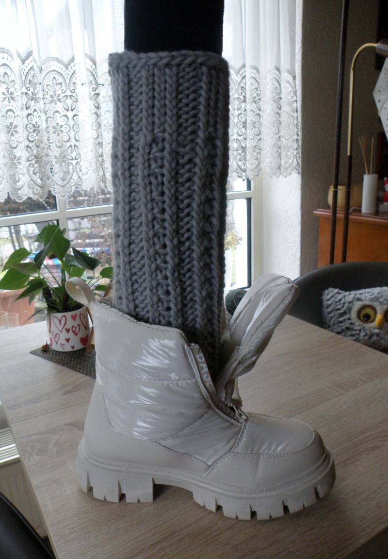 Beinstulpen Handgestrickt/Armstulpen Merino Pulswärmer Beinwärmer Yogastulpen Hellgrau von AccessoiresByMarja