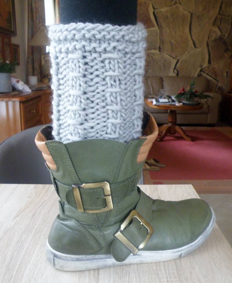 Bootcuffs/stiefelblitzer Handgestrickte Bein Armstulpen Pulswärmer - Merino Grau von AccessoiresByMarja