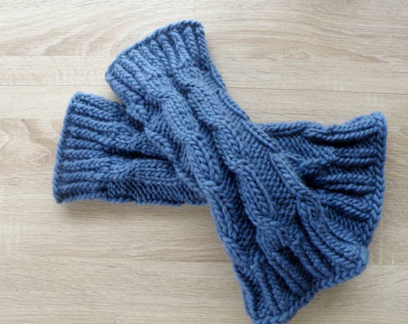 Handgestrickte Bein/Armstulpen Boot Cuffs /Pulswärmer Stiefelblitzer Beinwärmer Leg Warmers Blau von AccessoiresByMarja