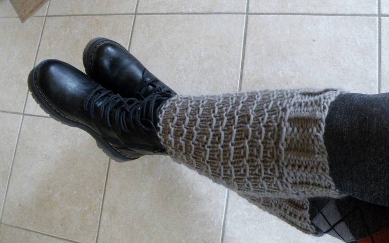Handgestrickte Bein/Armstulpen Merino /Boot Cuffs /Pulswärmer Stiefelblitzer Beinwärmer Khaki Handgestrickt Yogastulpen von AccessoiresByMarja