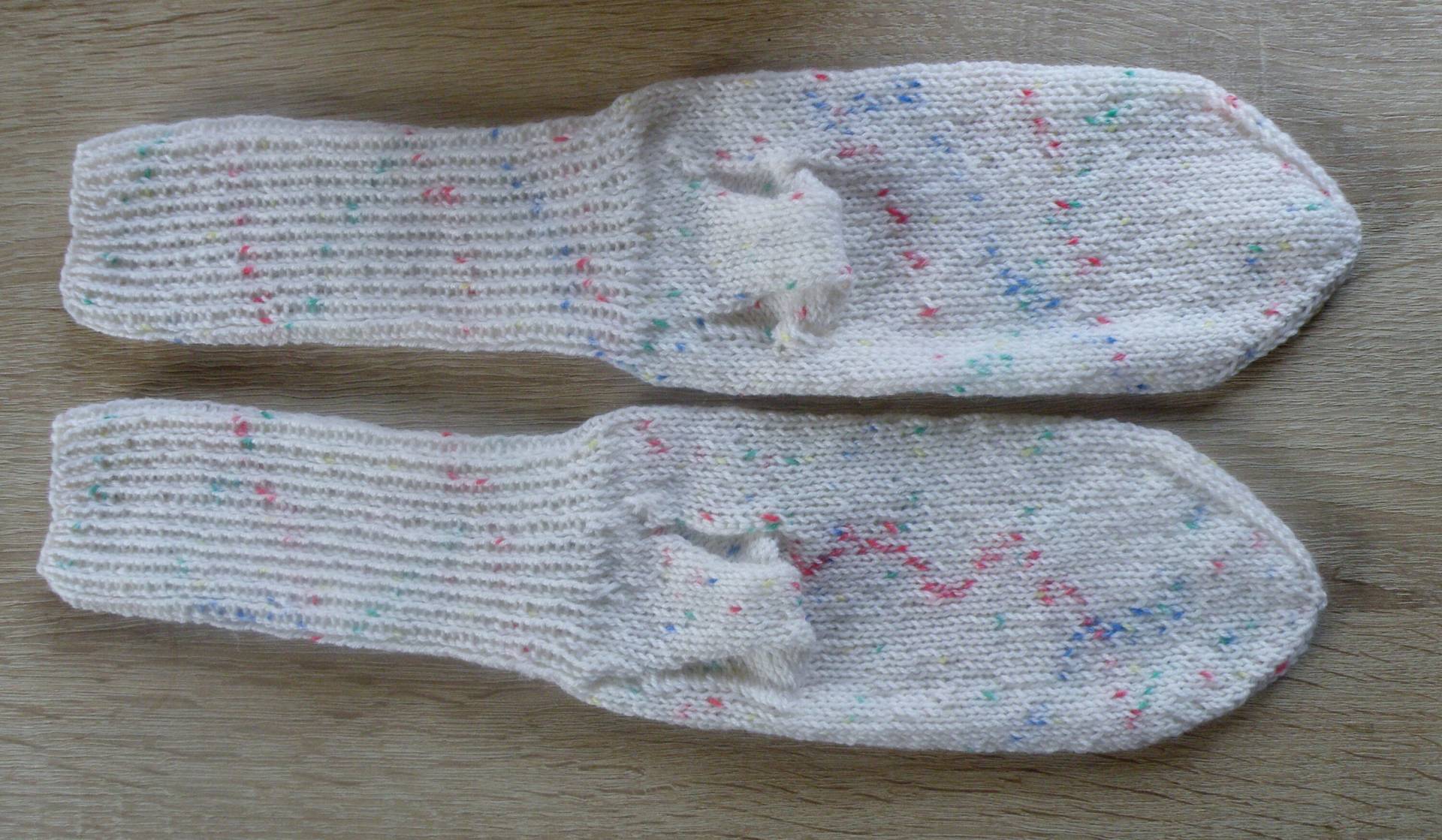 Handgestrickte Bunte Wollsocken Mit Kuschelfaktor, Größe 37/38 , Weiß Bunten Sprenkeln, Geschenk Zu Jedem Anlass von AccessoiresByMarja
