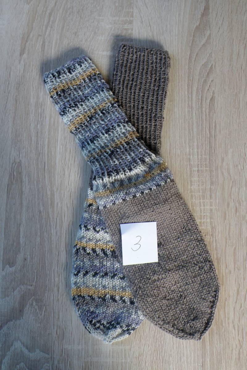 Handgestrickte Bunte Wollsocken Mit Kuschelfaktor, Größe 38/39, Bunt, Stein, Ocker, Blau, Grau , Geschenk Zu Jedem Anlass von AccessoiresByMarja
