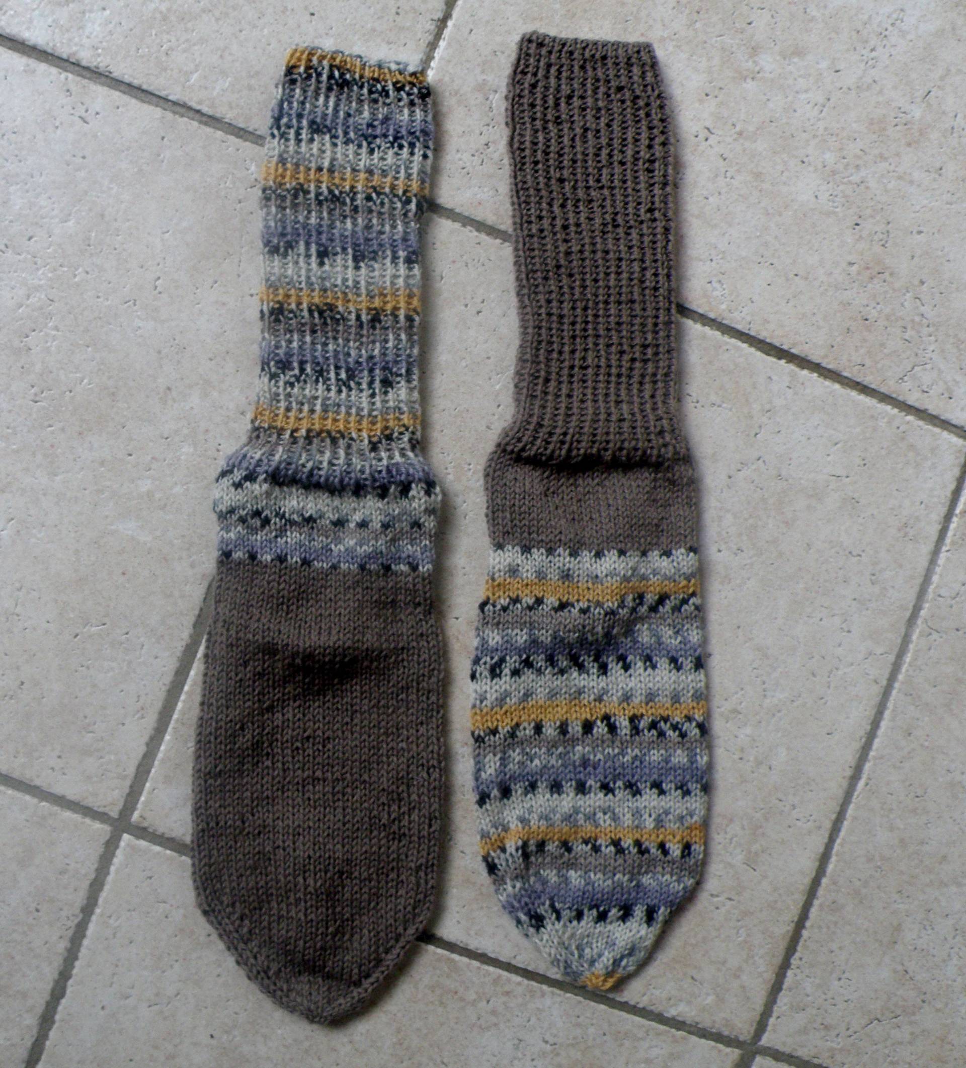 Handgestrickte Bunte Wollsocken Mit Kuschelfaktor, Größe 40/41, Erdfarben/Blau/Ocker, Geschenk Zu Jedem Anlass von AccessoiresByMarja