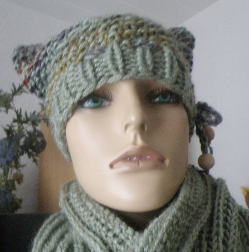 Handgestrickte Katzenmütze/Cathat Strickmütze Wollmütze Verschiedene Grüntöne von AccessoiresByMarja