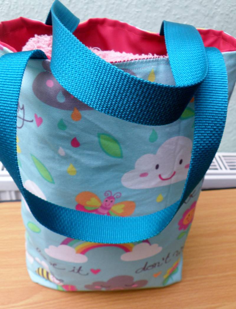 Kindertasche Aus Canvas/Wetbag Wasserfestes Innenfutter Bunt Personalisierbar Schwimmbad /Kindergarten Schule Wechselwäsche von AccessoiresByMarja