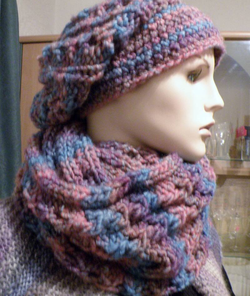 Loop Und Beanie Im Set/Schal Mütze Handgestrickt Bunt von AccessoiresByMarja