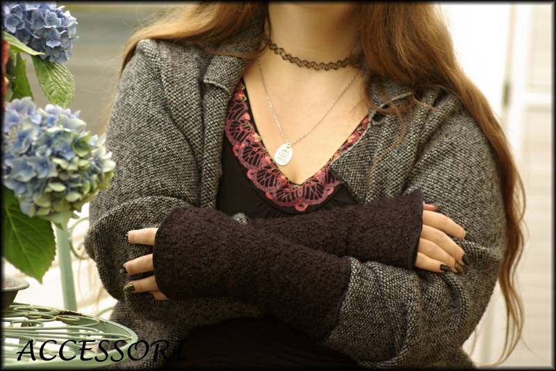 Armstulpen Damen Stulpen Aus Bouclé Stoff Schwarz Warm Mit Fleece Gefuttert Pulswärmer von AccessoriDE