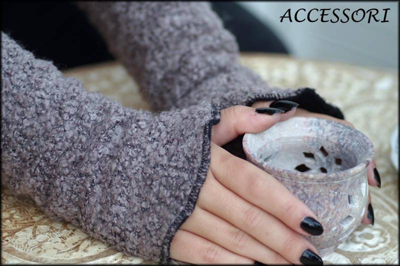 Armstulpen Damen Stulpen Aus Bouclé Stoff Taupe Beige Warm Mit Fleece Gefuttert Pulswärmer von AccessoriDE