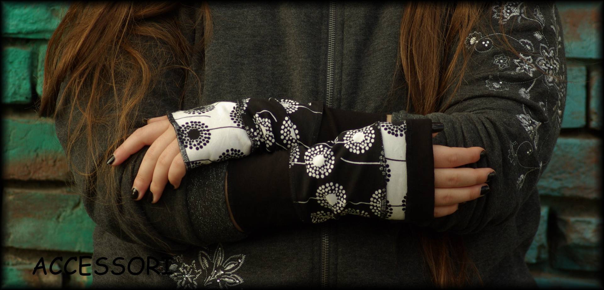 Armstulpen Handstulpen Baumwolle Handwärmer Pulswärmer Sommerstulpen Wendestulpen Schwarz Weiss Patchwork Pusteblumen von AccessoriDE