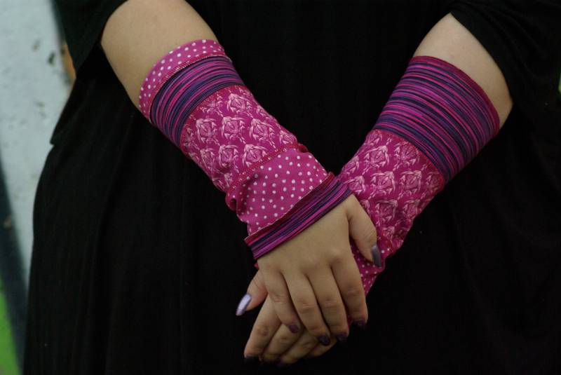 Armstulpen Handstulpen Handwärmer Pulswärmer Sommerstulpen Wendestulpen Fuchsia Lila Violett Gestreift Gepunktet Geblümt Patchwork von AccessoriDE