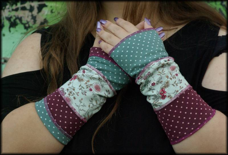 Armstulpen Handstulpen Handwärmer Pulswärmer Sommerstulpen Wendestulpen Mint Grün Violett Gestreift Gepunktet Geblümt Patchwork von AccessoriDE