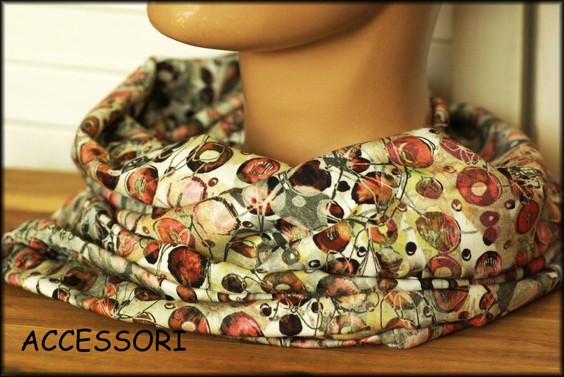 Loop Schal Wickelschal Braun Beige Herbstliche Farbtöne Viskose Halsschmuck von AccessoriDE