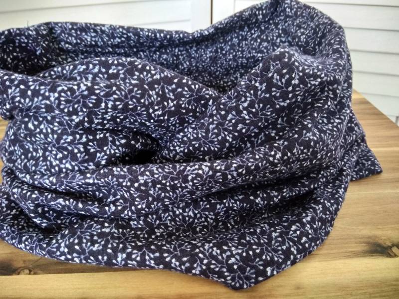 Loop Schal Wickelschal Musselin Dunkel Blau Geblümt Gepunktet Baumwolle Halsschmuck von AccessoriDE