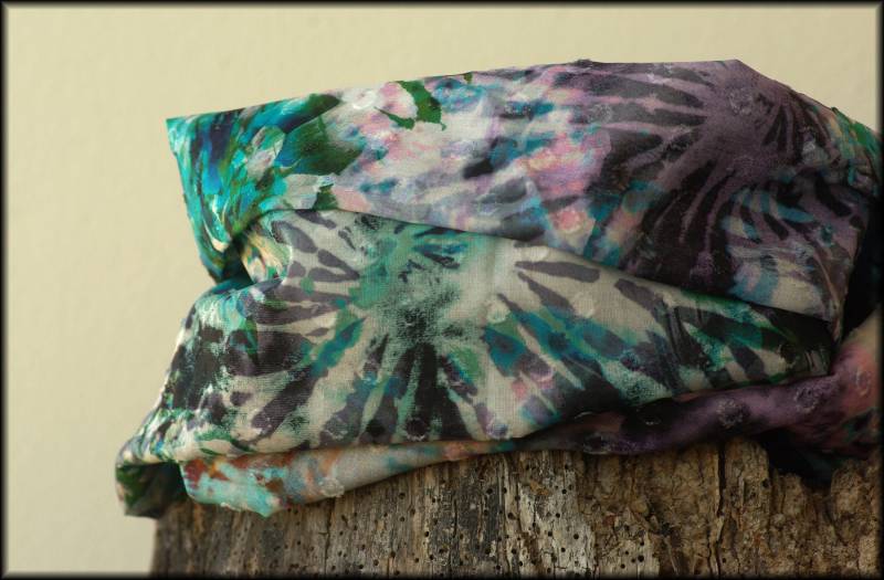 Loop Schal Wickelschal Sehr Leicht Batik Look Petrol Grün Lila Rosa Viskose Halsschmuck von AccessoriDE