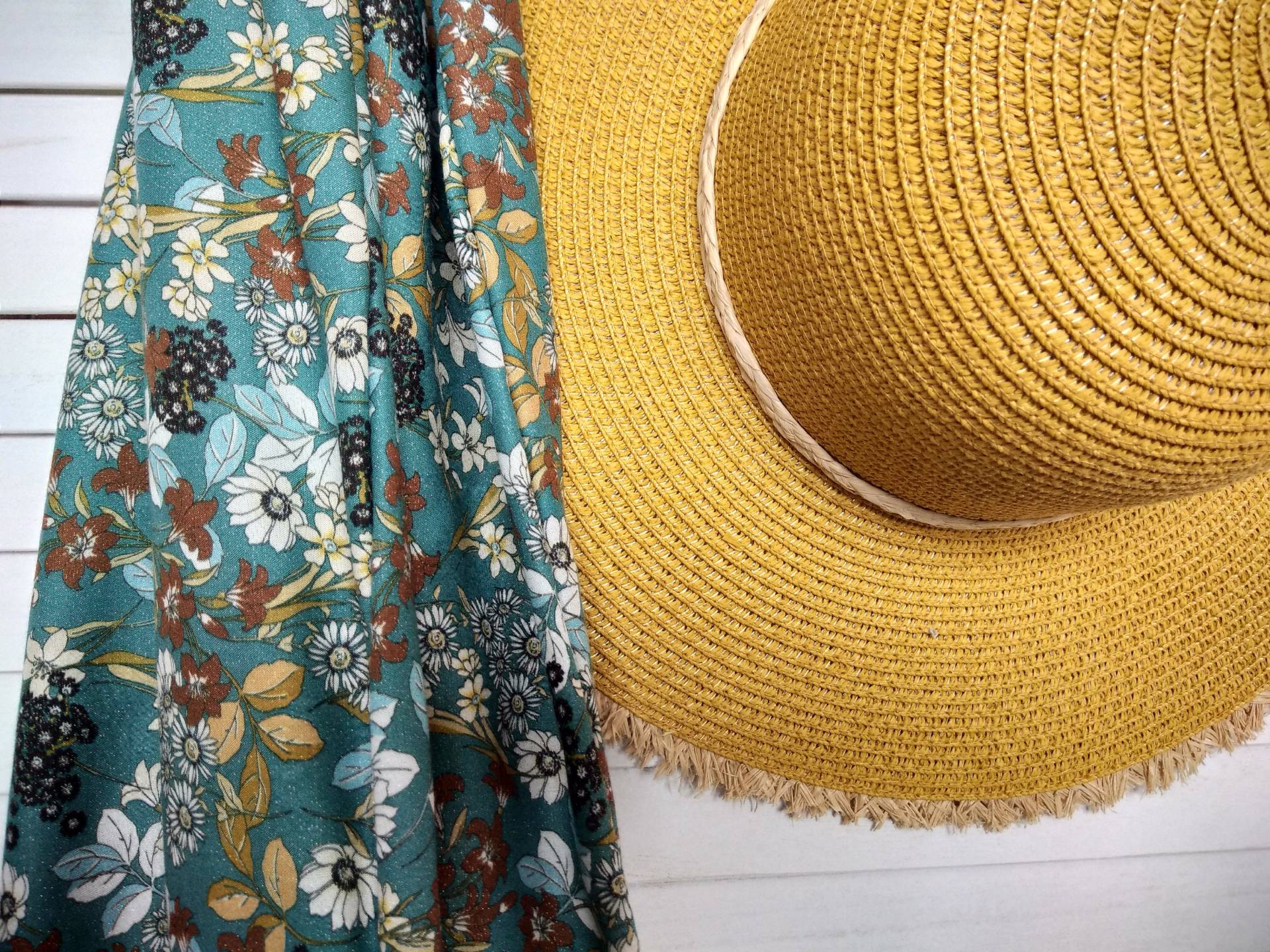 Loop Schal Wickelschal Sehr Leicht Geblümt Petrol Braun Viskose Halsschmuck von AccessoriDE