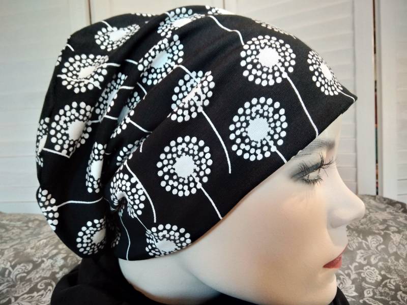 Mütze Beanie Doppelmütze Wendemütze Schwarz Weiß Mit Pusteblumen Geblümt Baumwolljersey von AccessoriDE