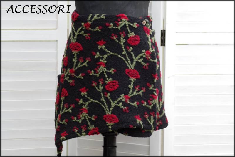 Wickelrock Wollrock Kurz Rock Nierenwärmer Geblümt Schwarz Rotmit Rosen Minirock Wolle Warm von AccessoriDE