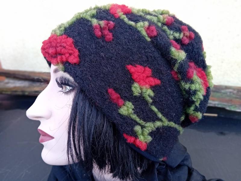 Wollmütze Mütze Beanie Wolle Geblümt Mit Rosen Rot Schwarz Grün Warm Gefüttert Fleece Kuschelig von AccessoriDE