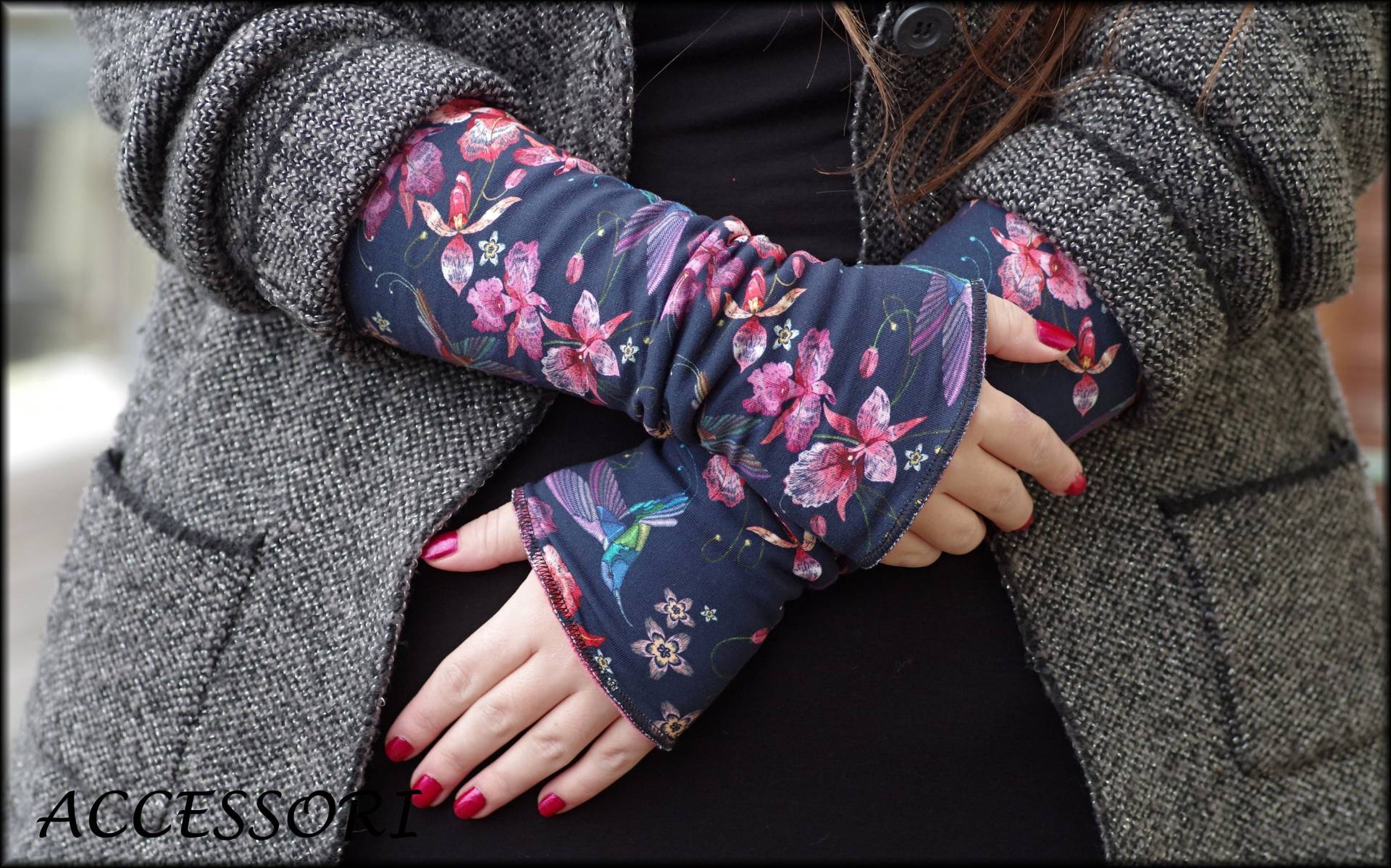 stulpen Armstulpen Beideseitig Oder Mit Daumenloch Dunkel Blau Kolibri Geblümt Alpenfleece Handwärmer Weich Warm Kuschelig von AccessoriDE